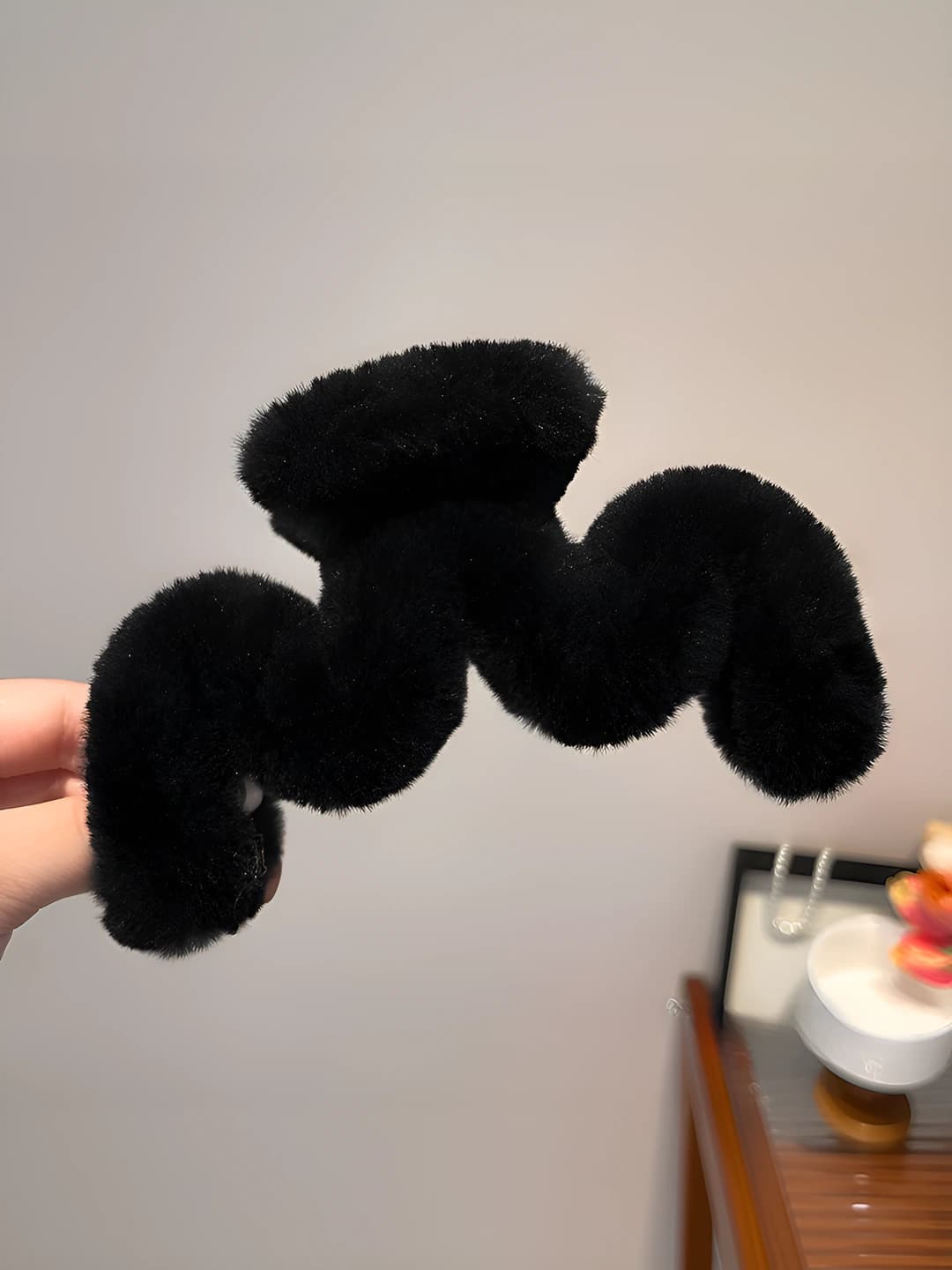 Plush M clip black - 14 cm