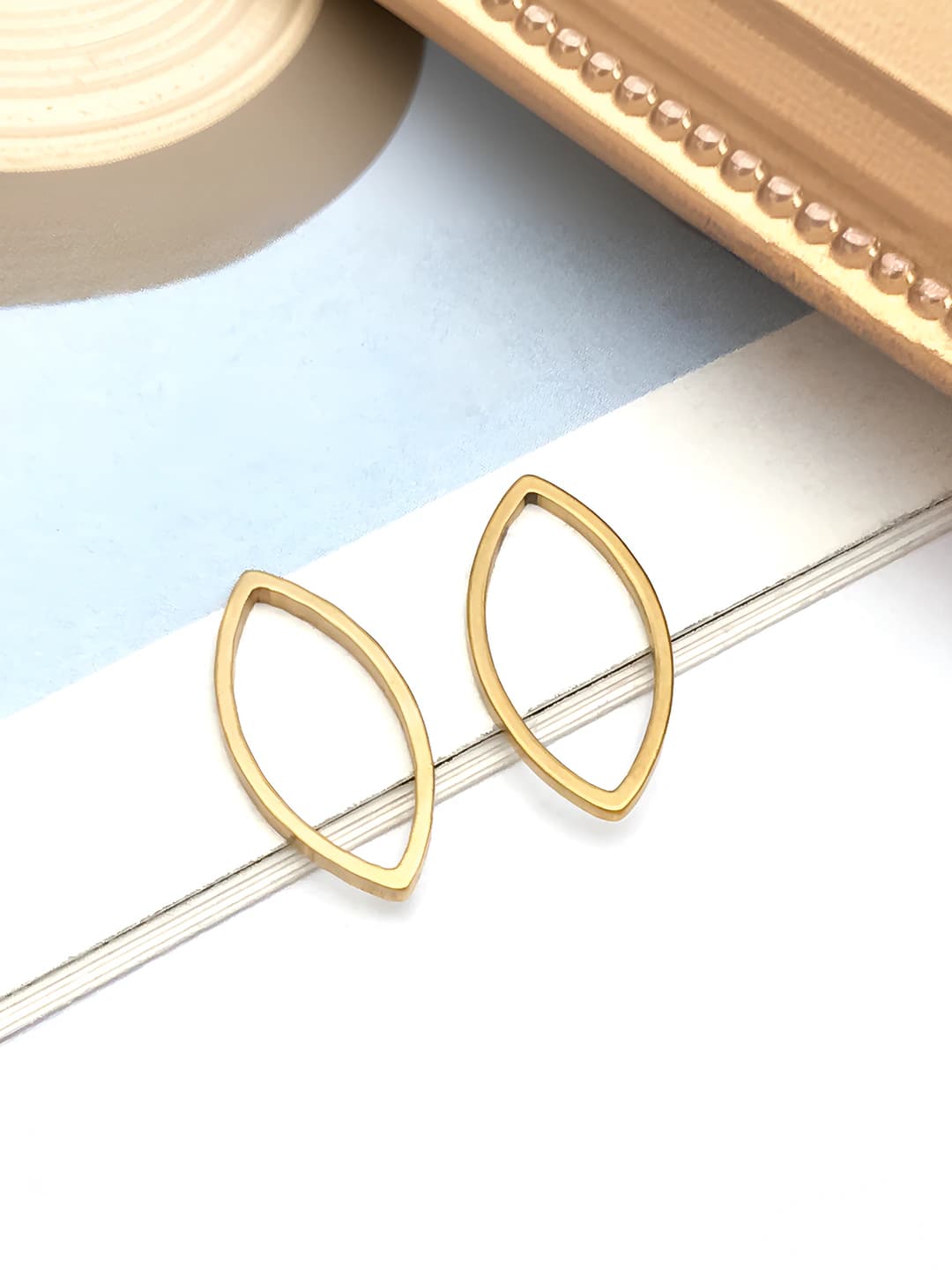 8x17x1mm small eye, true gold, T1895
