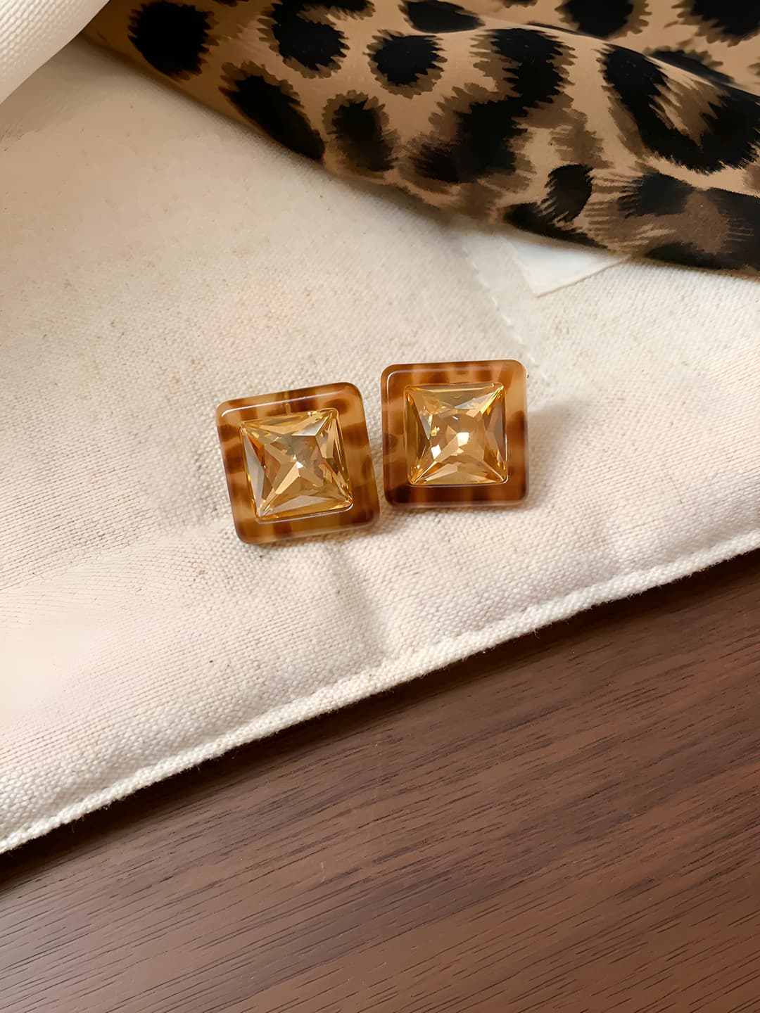 2# Silver post - Yellow - Square