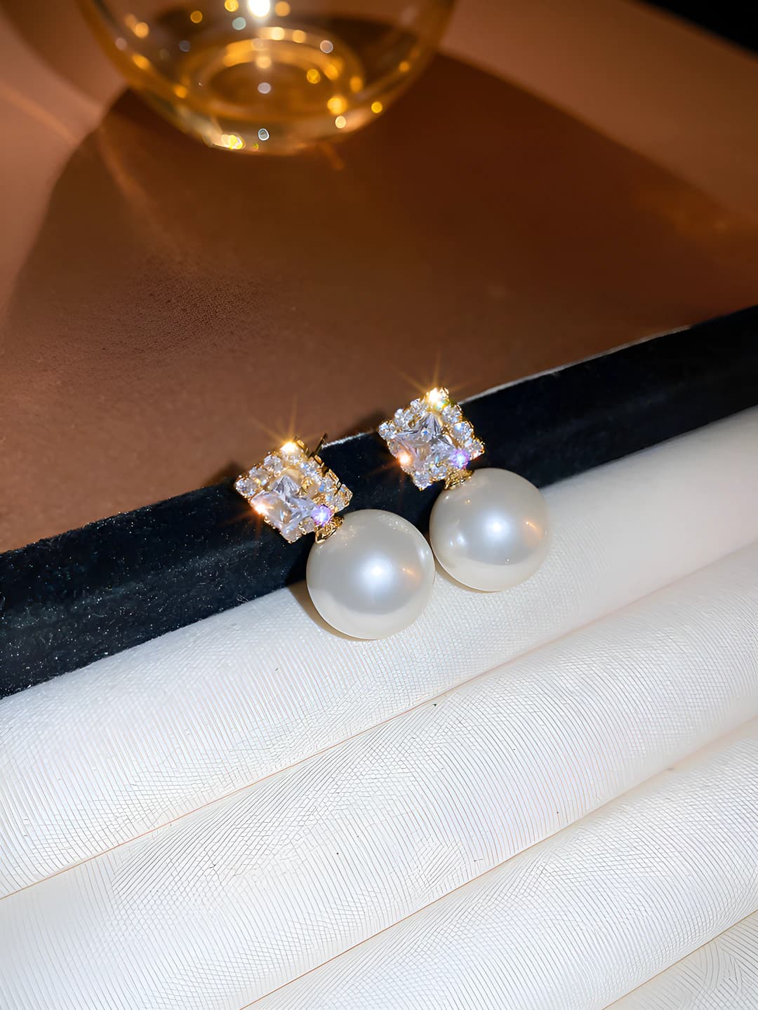 Silver pin, gold, square