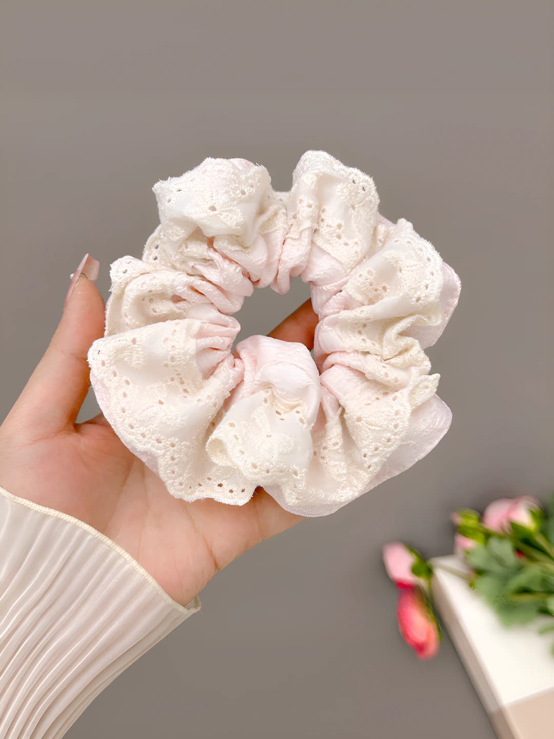 Розовая кружевная резинка ~11 см