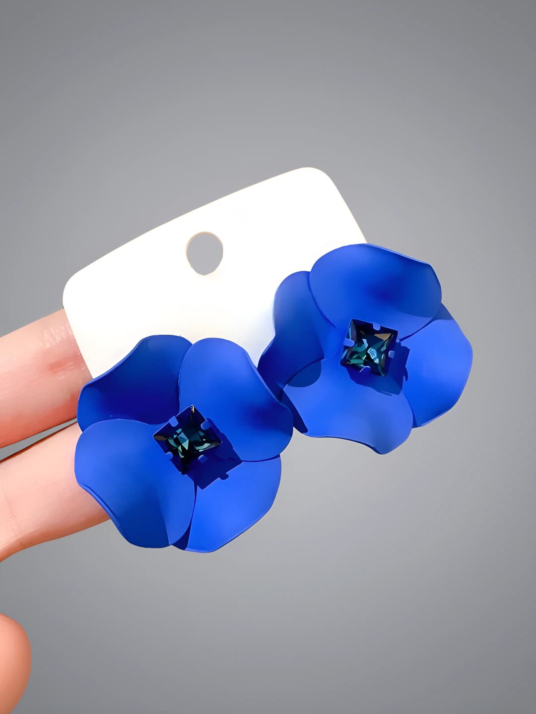 Women's light luxury flower earrings, 2026, Klein blue, Japanese-Korean style