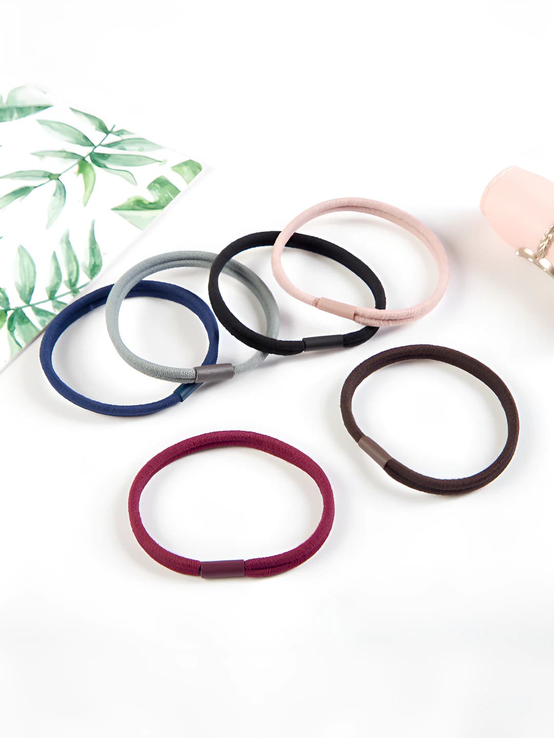 Women's solid colour stretch fabric hair ties in Korean style