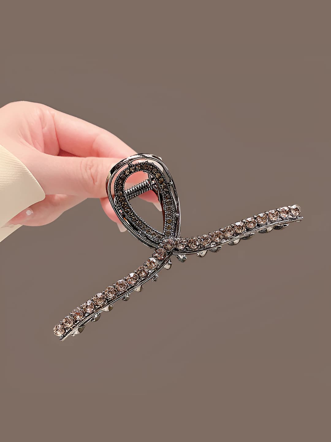 Women's hair clips and combs: large claw clip with black rhinestones and gold pearls