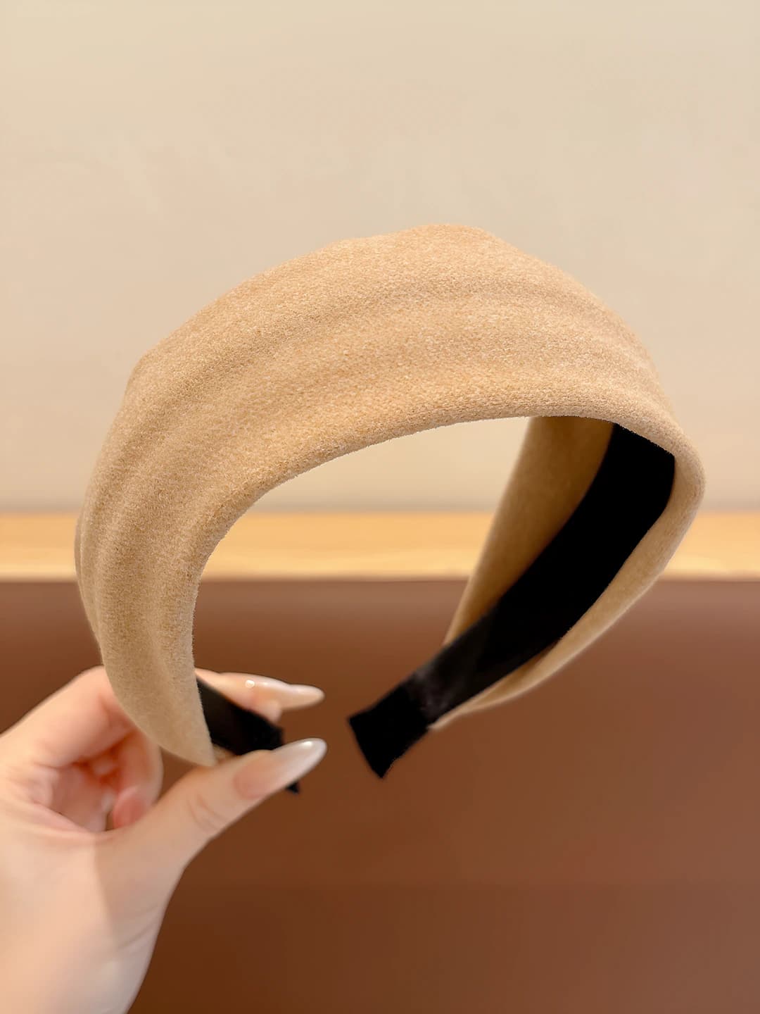 7# Khaki wide edge, 6.5 cm, base 2.8 cm