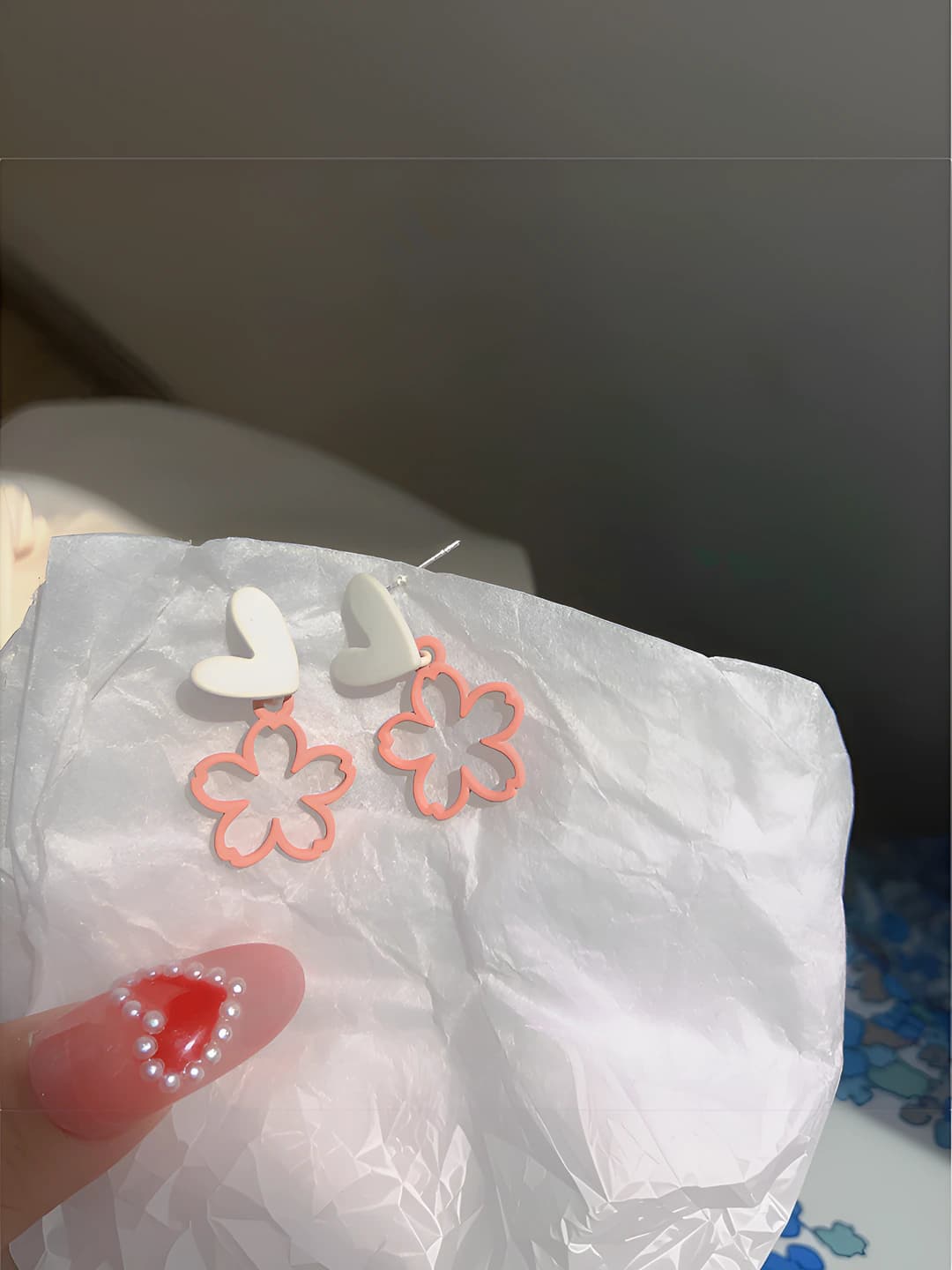 White heart pink flower