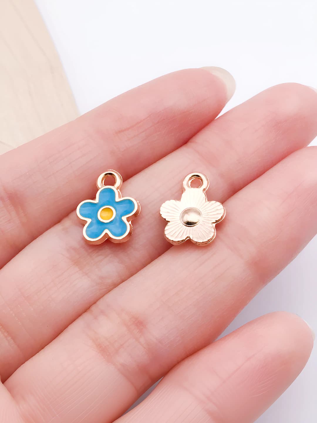 1 шт бирюзовый цветочный брелок 10x13mm