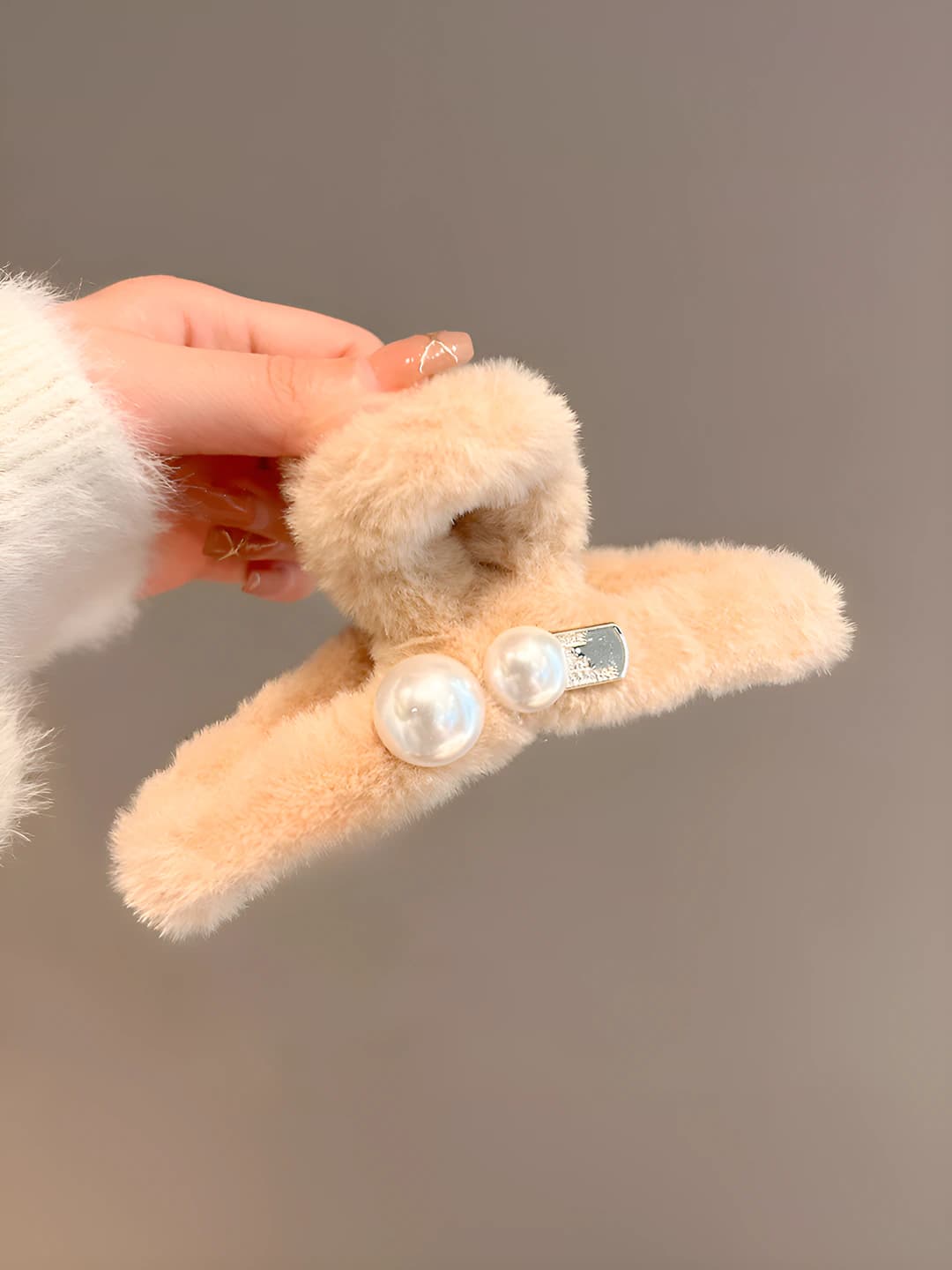 Light coffee, faux fur pearl (14 cm)