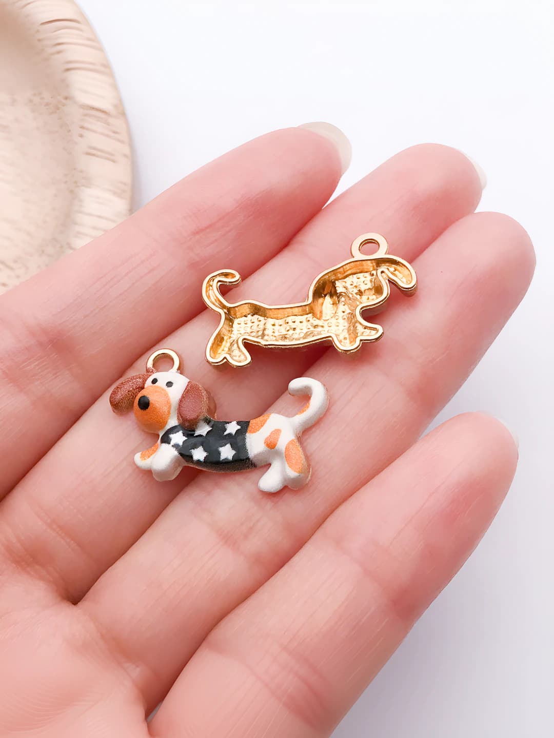 1 black dachshund 23.5x15mm-1.3g-27733