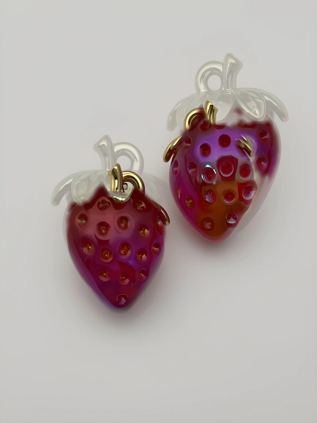 Red, multicolour, solid, large strawberry, 31x23mm, 4.2g