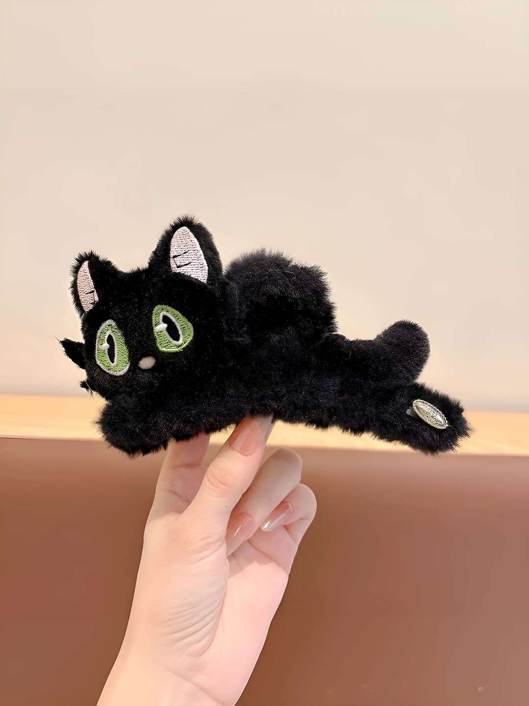 Чёрный разнотонный кот 12 см