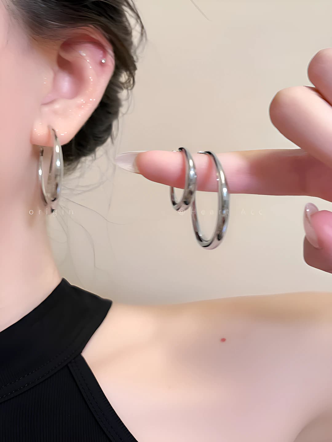 Women's silver round hoop earrings, 2026 style, Korean style, made of alloy, geometric design element