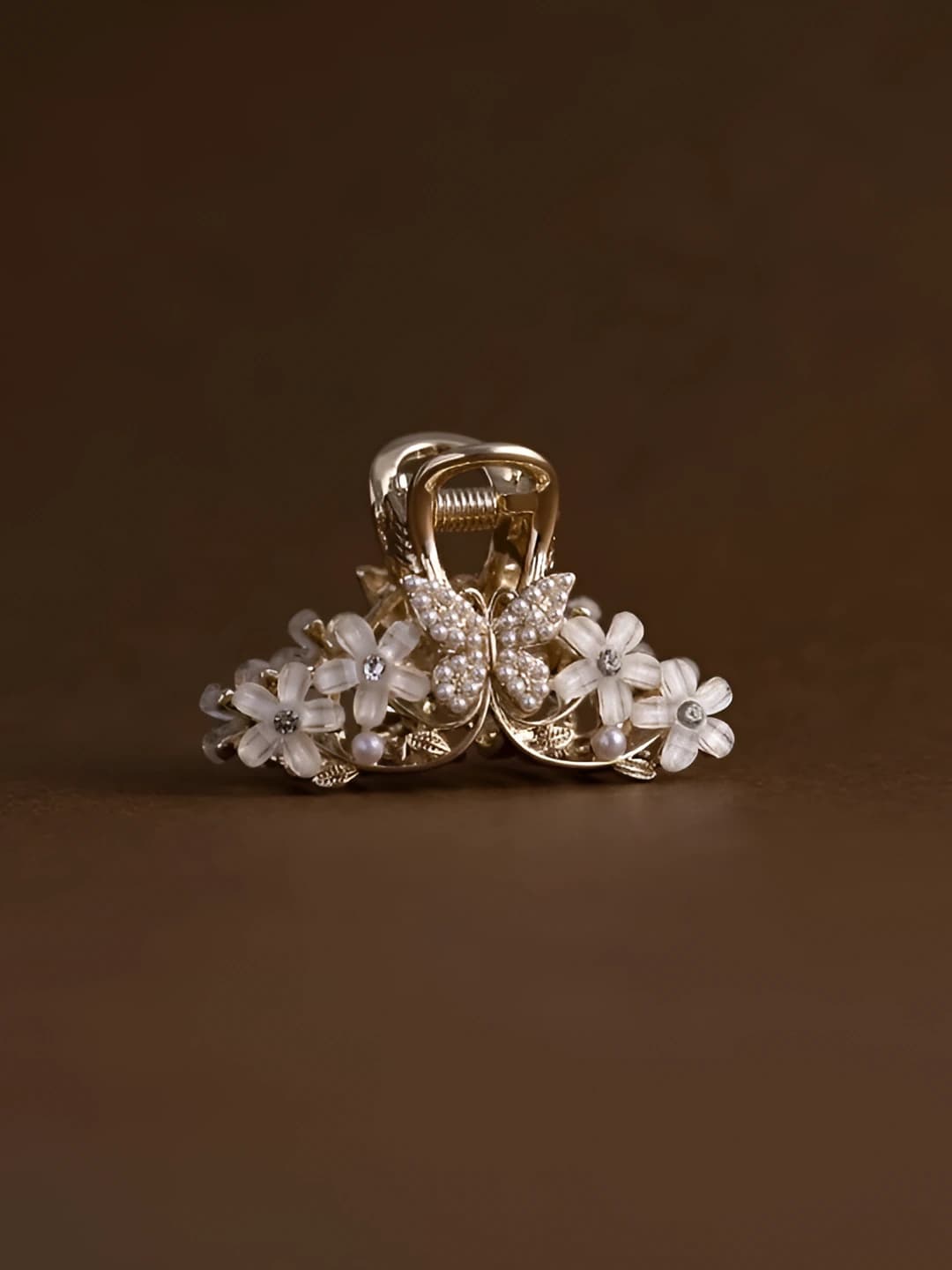 Women's hair clips and combs: metal claw clip with bell flower tassel, design element bell flower, Korean style
