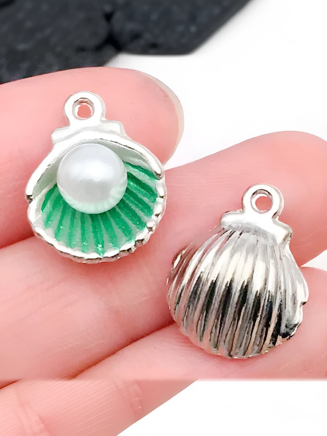 1 pc green white k pearl shell 15x12mm-1.1g