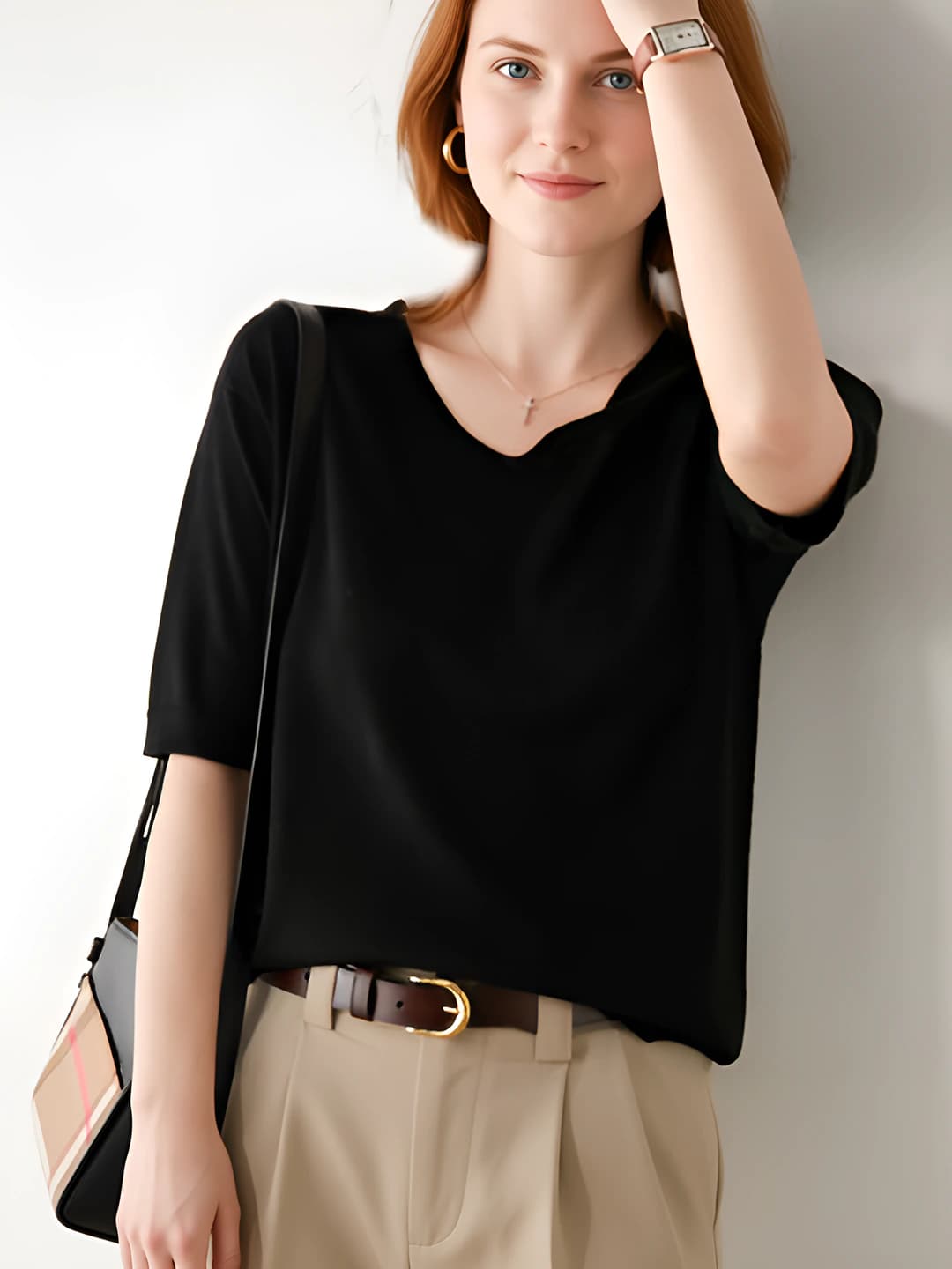 V-neck black