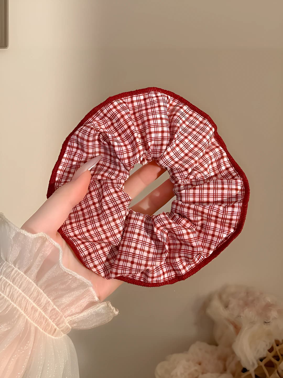 Red plaid, 14 cm