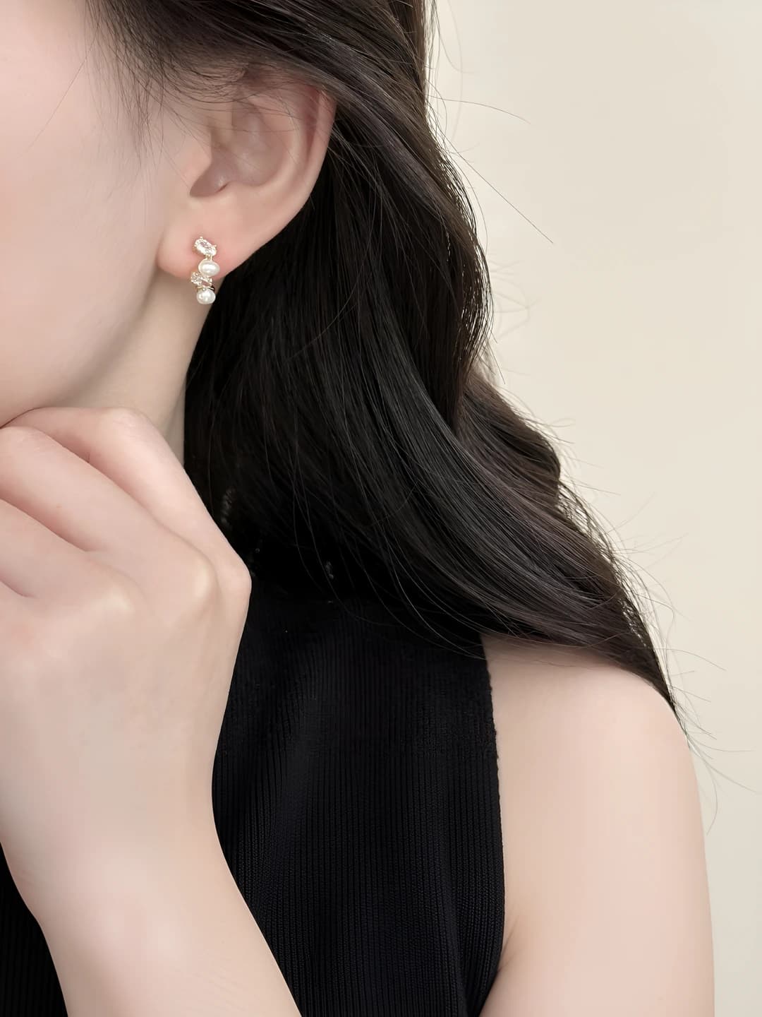 Women's natural freshwater pearl and zircon earrings, autumn-winter, light luxury, premium feel, unique design, 2026 new model