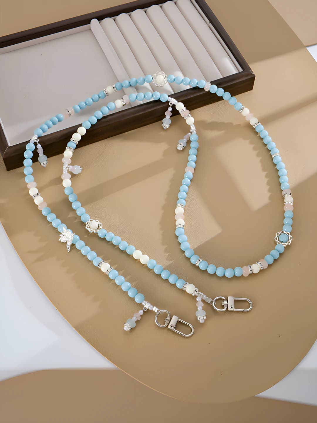 K6268 Cutout Butterfly + Small Charm Side Chain Light Blue