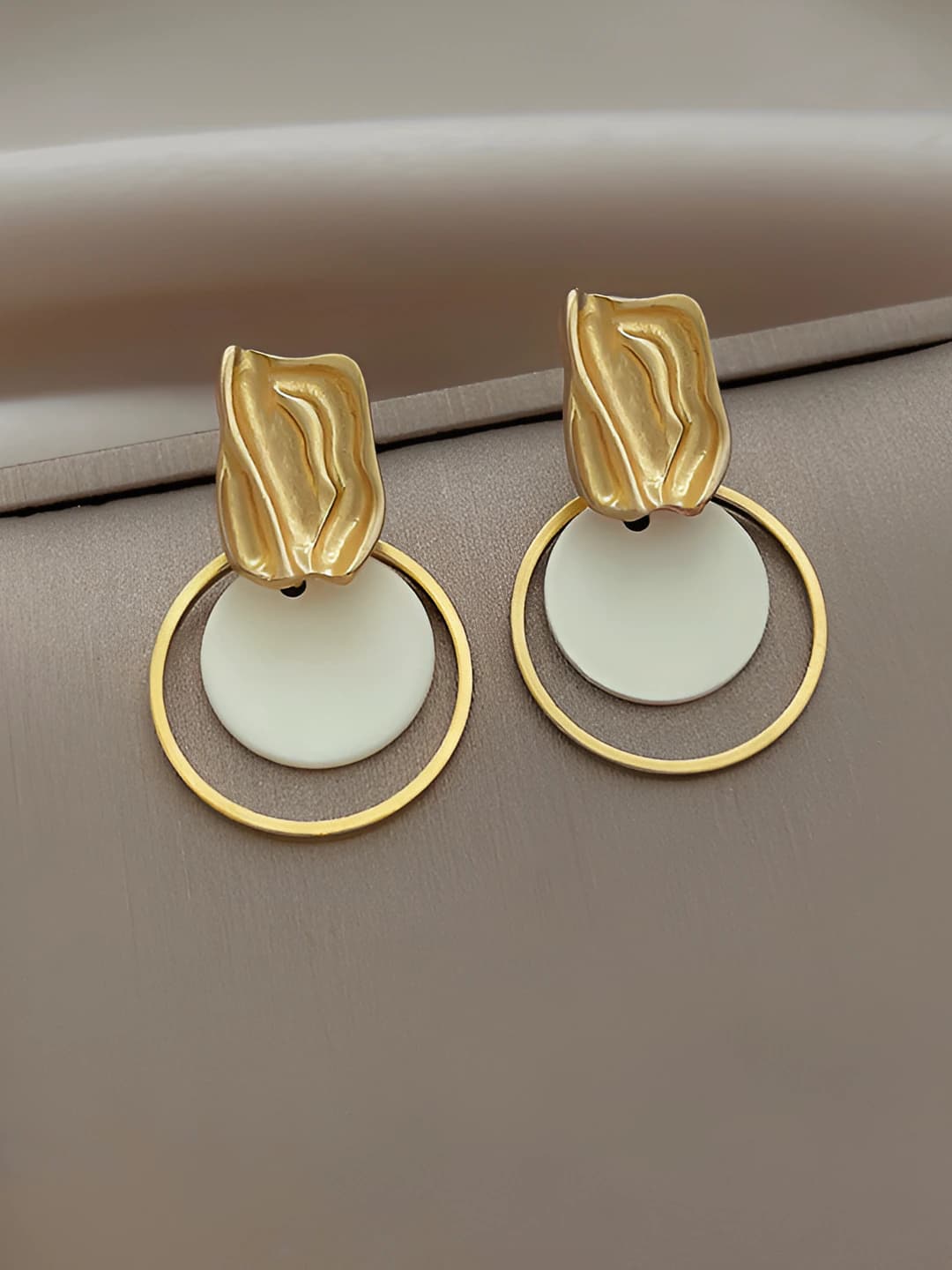 Women's geometric earrings in simple style for autumn-winter