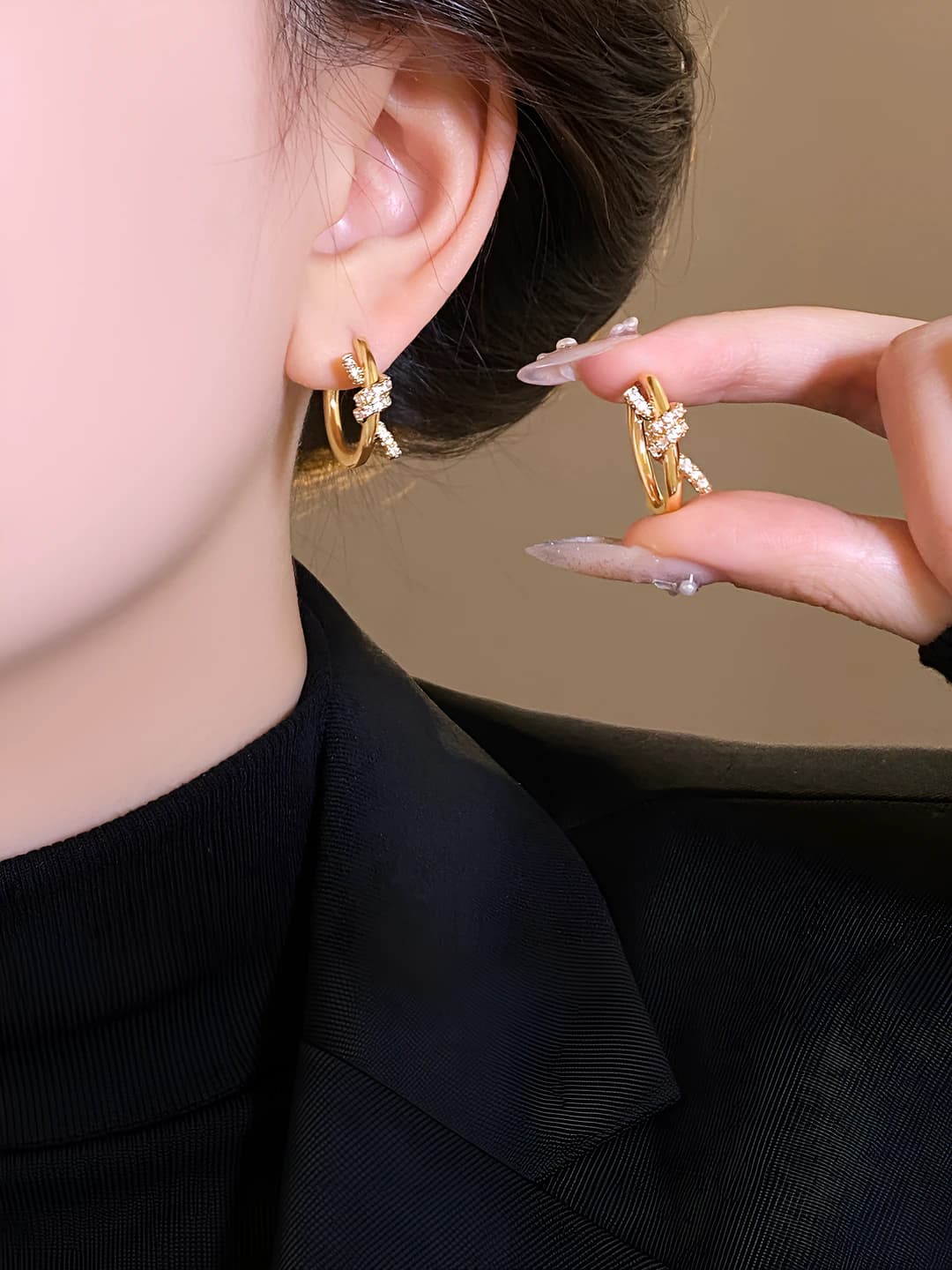 Women's zircon knot small circle stud earrings, light luxury style