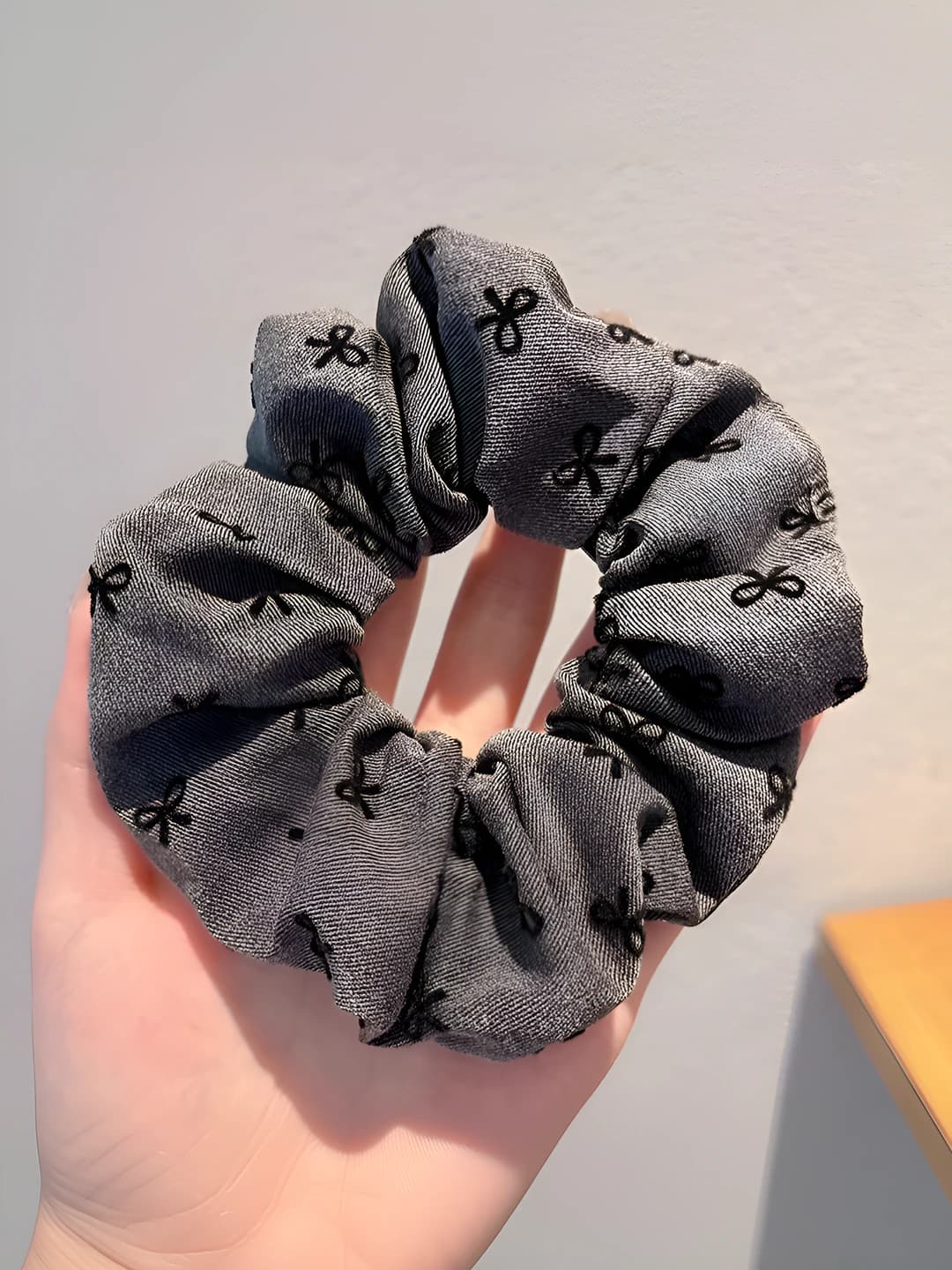 Grey bow, 12 cm