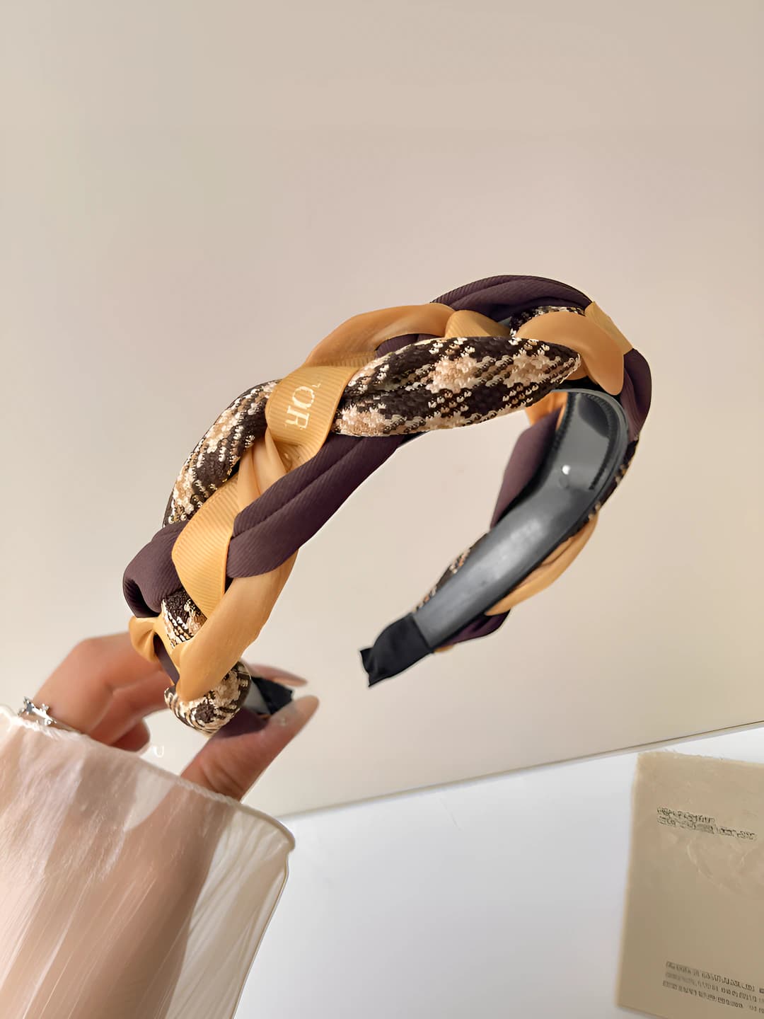 Sariq-jigarrang