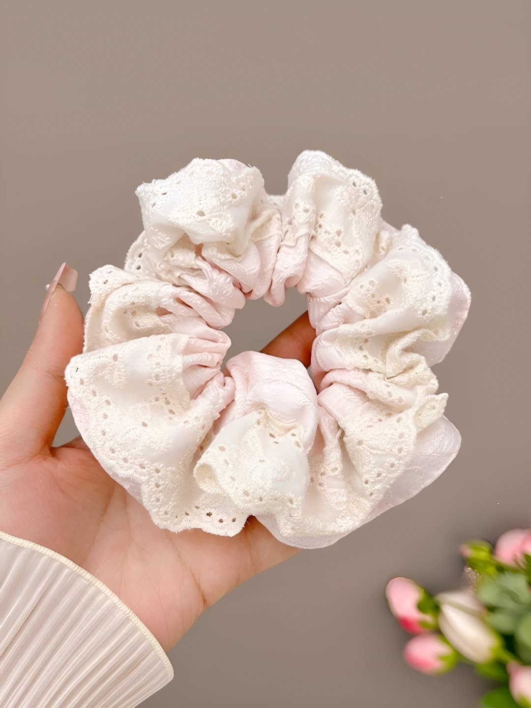 2#Pink lace scrunchie approx. 11 cm
