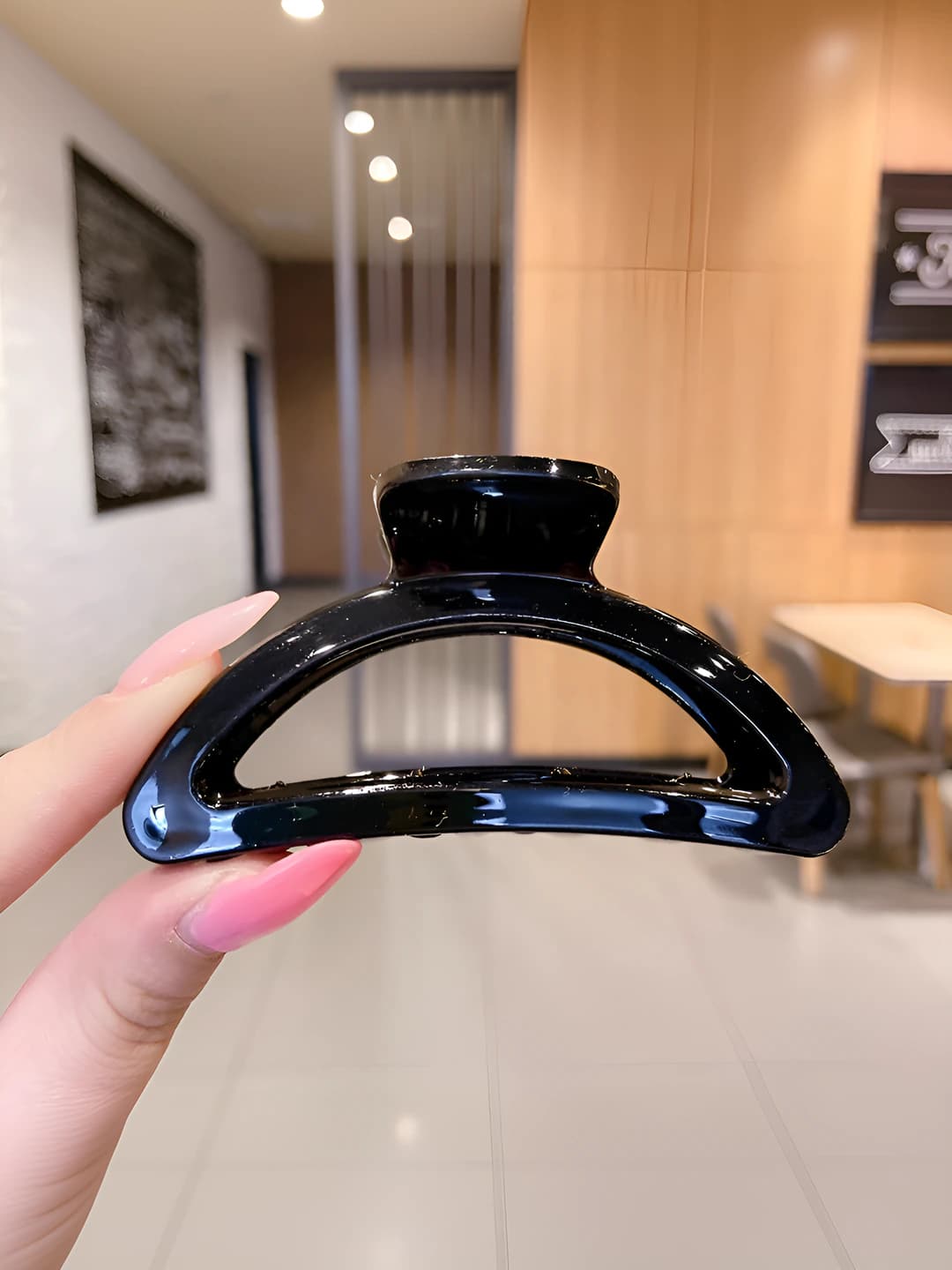 Black D clip