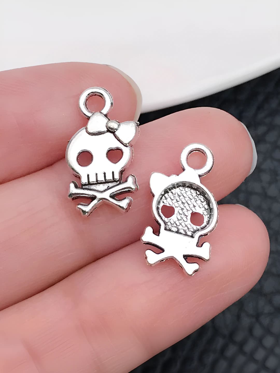 1 pc Halloween skull 9x15.5mm-0.5g