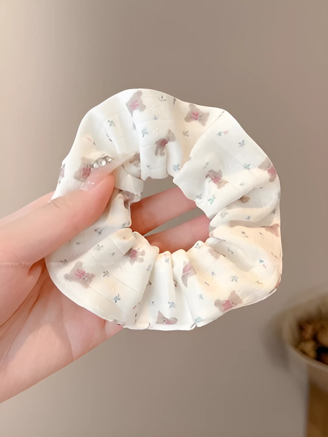 1# bear off-white scrunchie