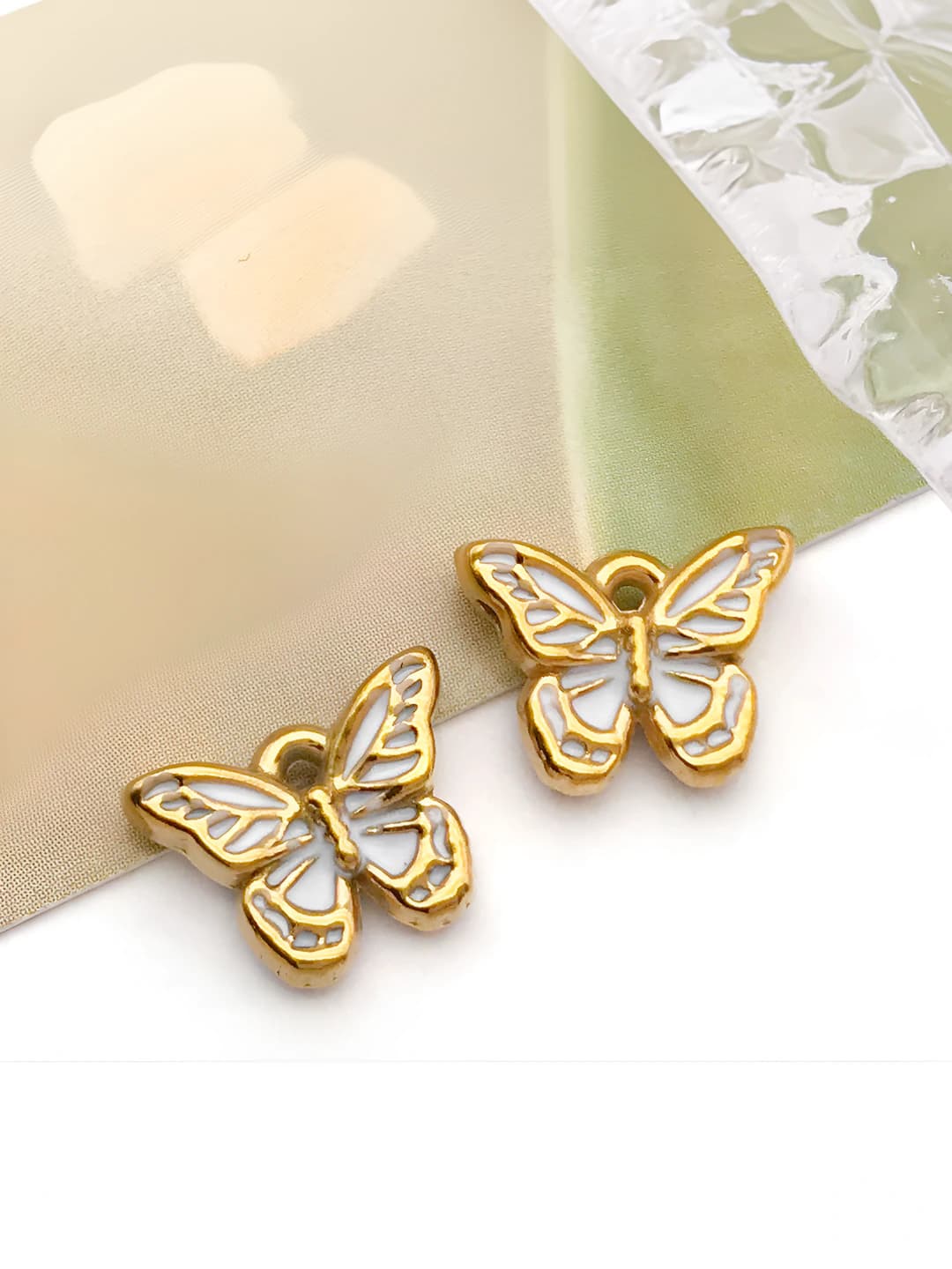 White, 8x11x3 mm, 0.9 g