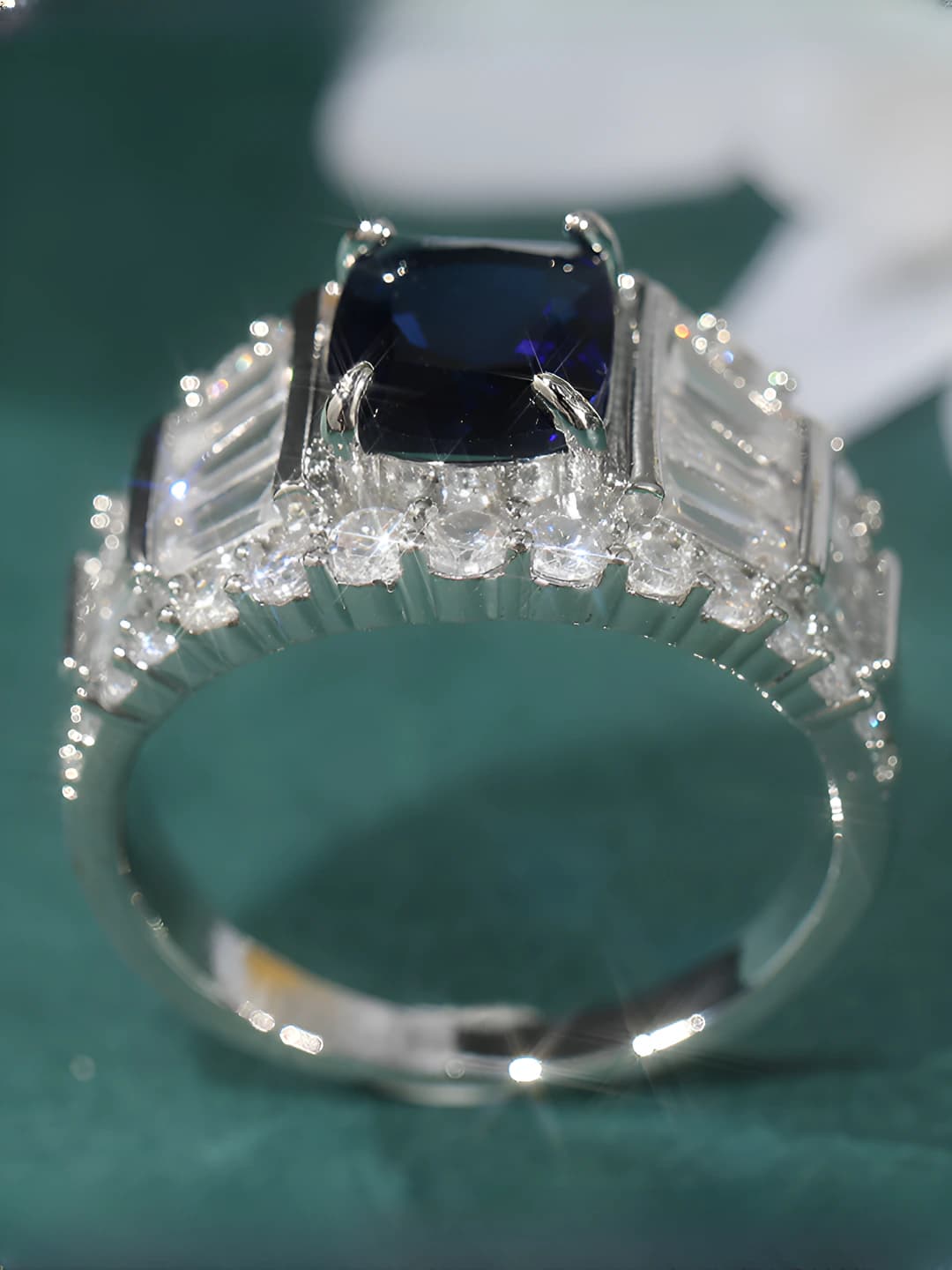 Серебряный