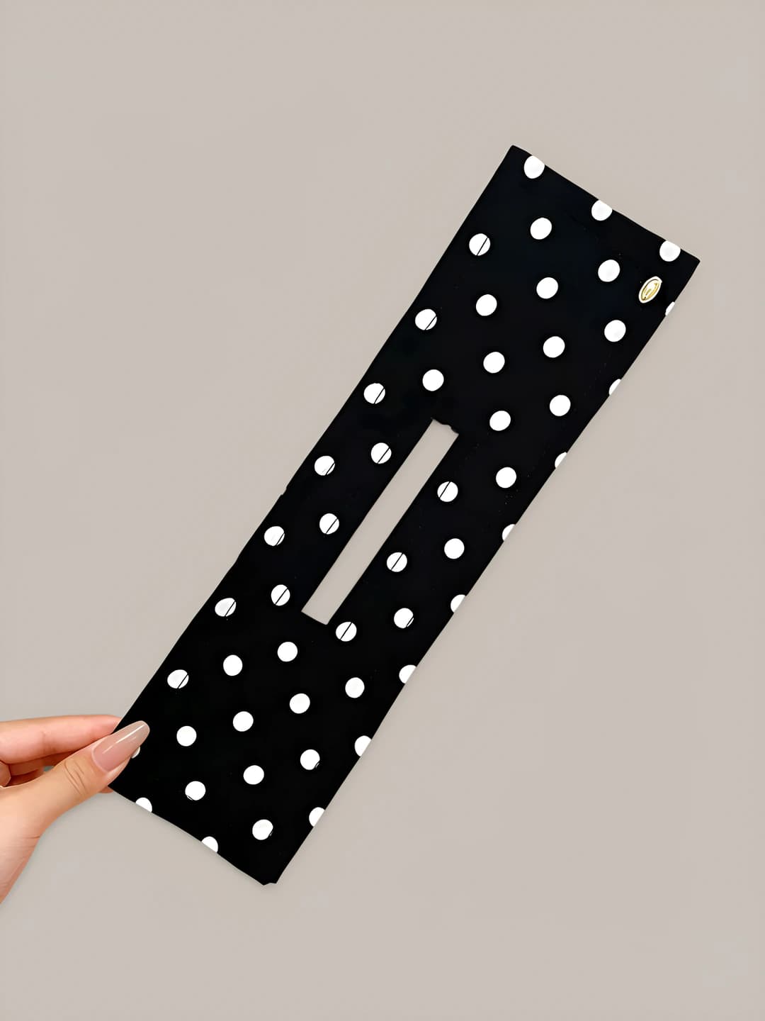 Black, polka dot, twist clip ~34 cm