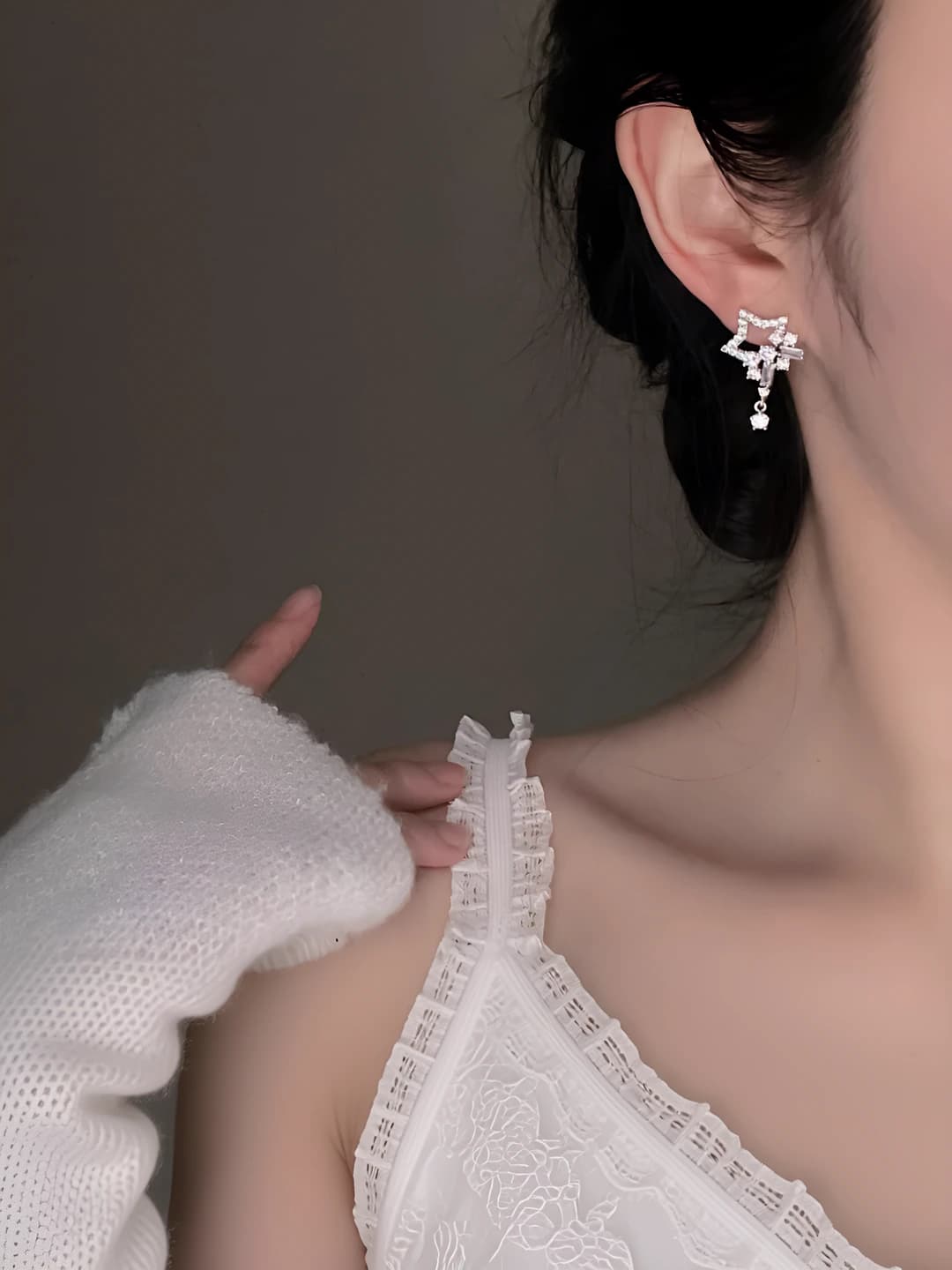 Women's star-shaped zircon earrings with silver posts, Korean style, unique design, dangling earrings