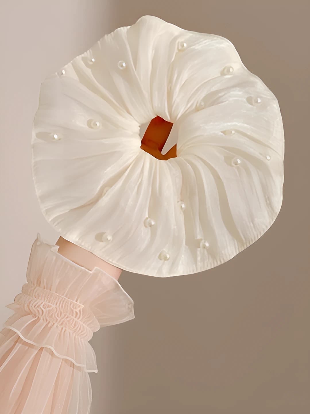 1# White pearl ruffle 20 cm