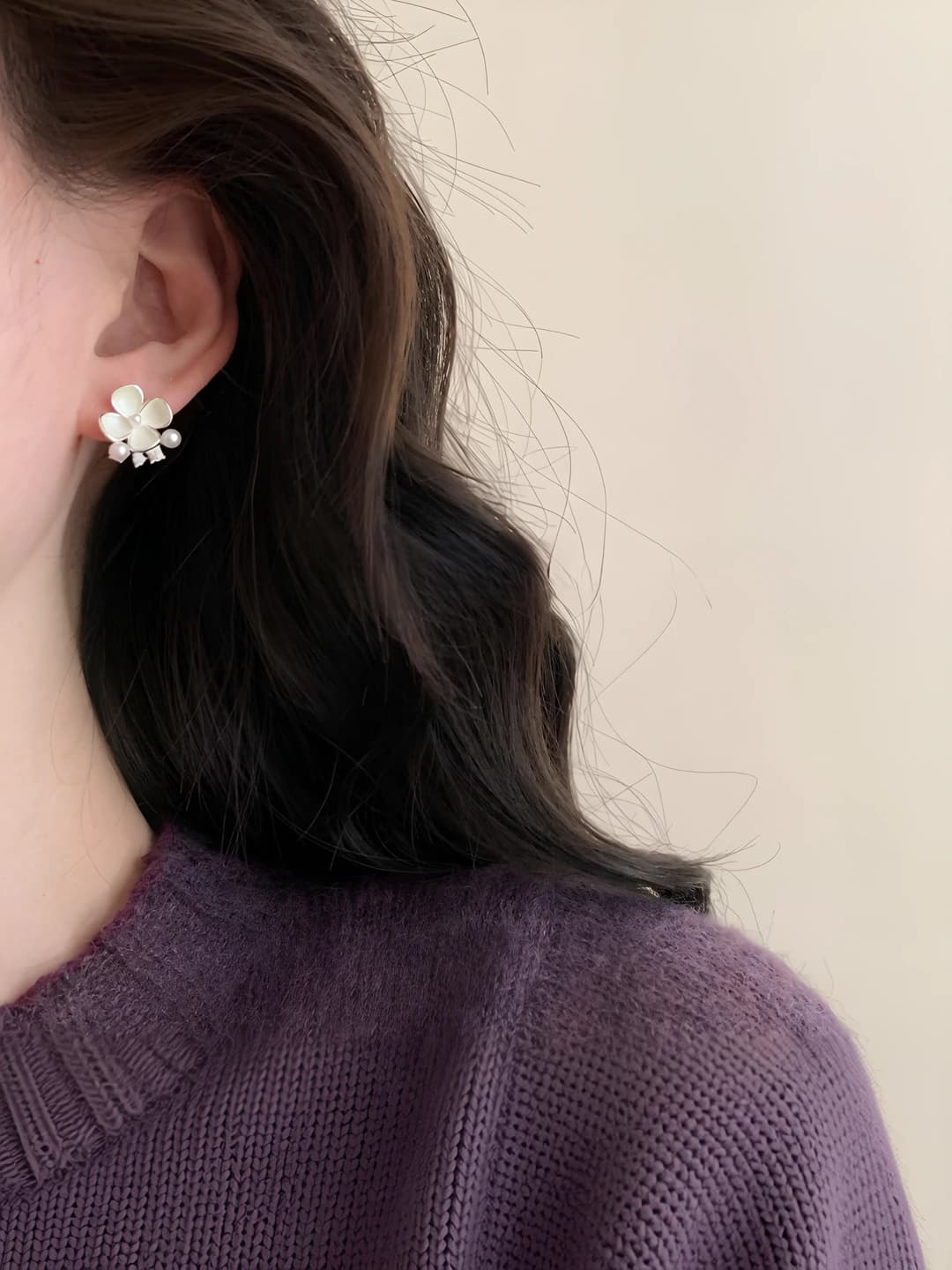 Women's pearl and zircon flower earrings with enamel