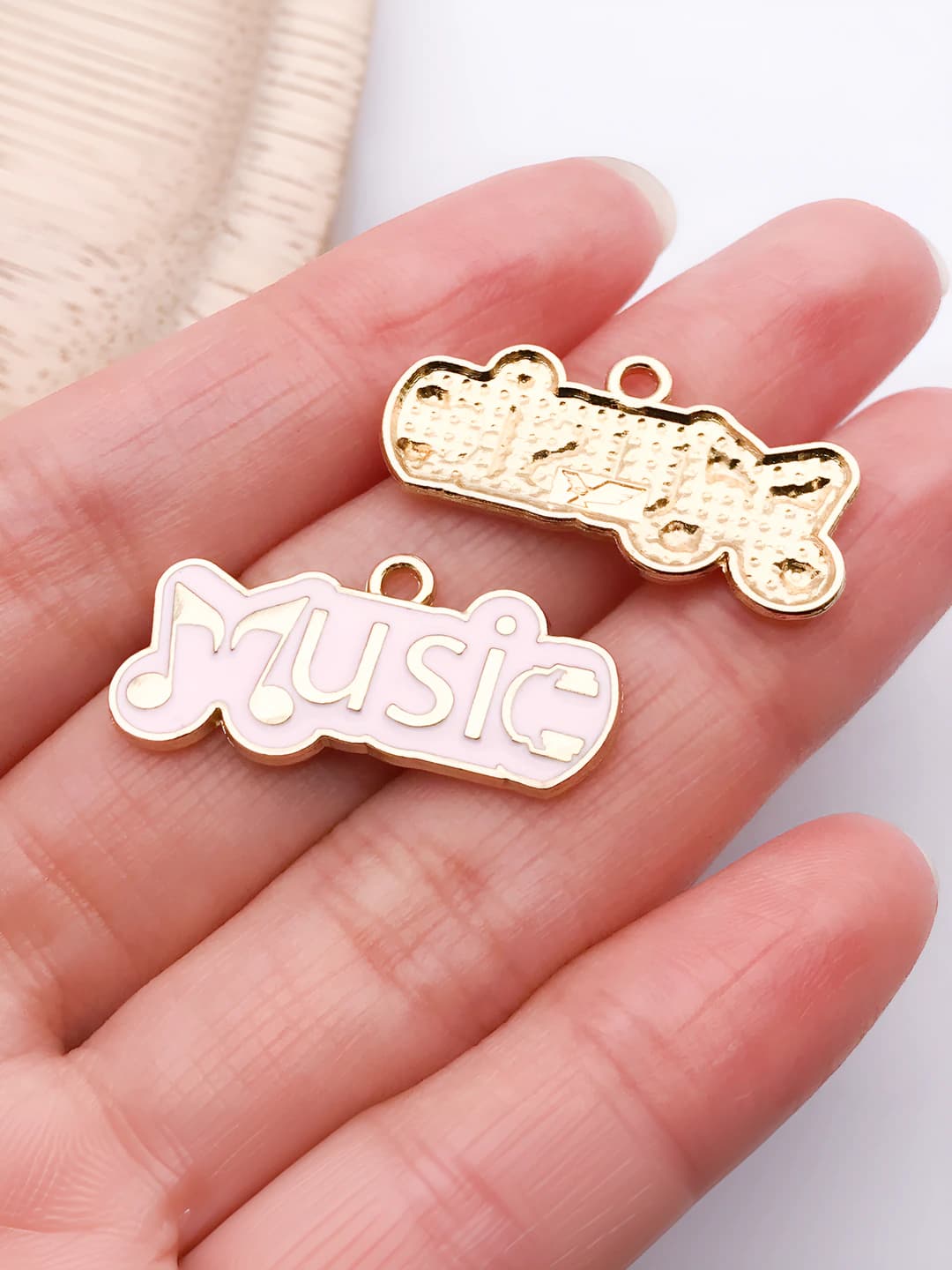 Pushti MUSIC plaka 14x28mm-1.75g-27241