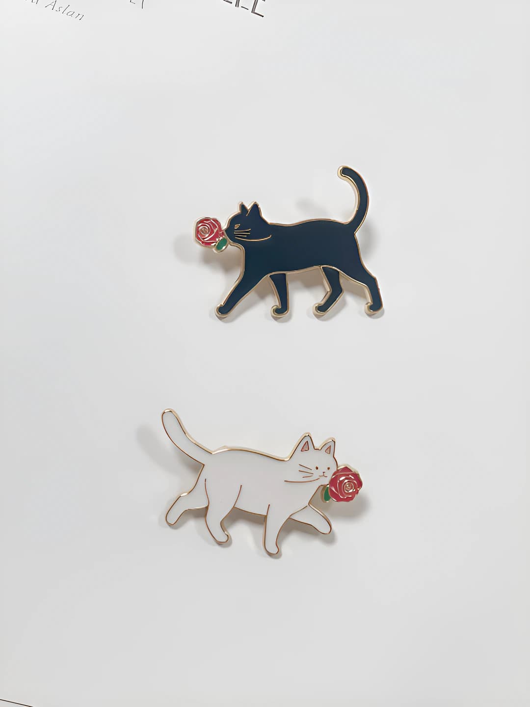 Women's cat brooch: individual style, alloy material, electroplated, animal shape, decorative and gift feature