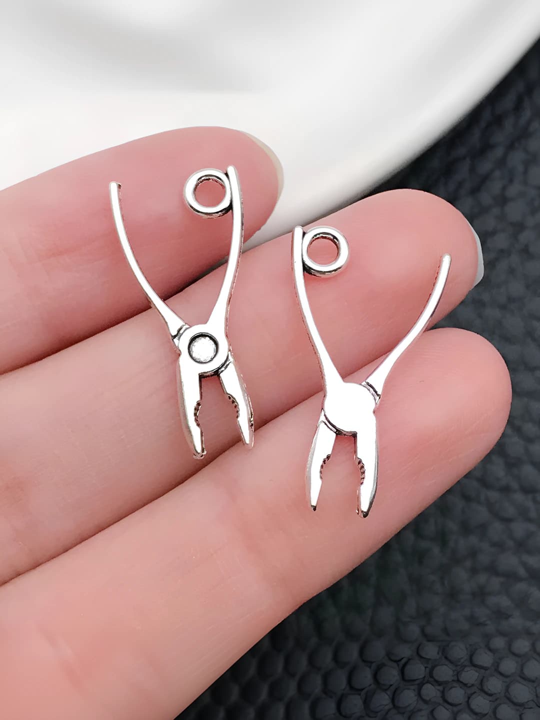 1 шт старинный серебро инструмент щипцы 11x23mm-0.8g-8527