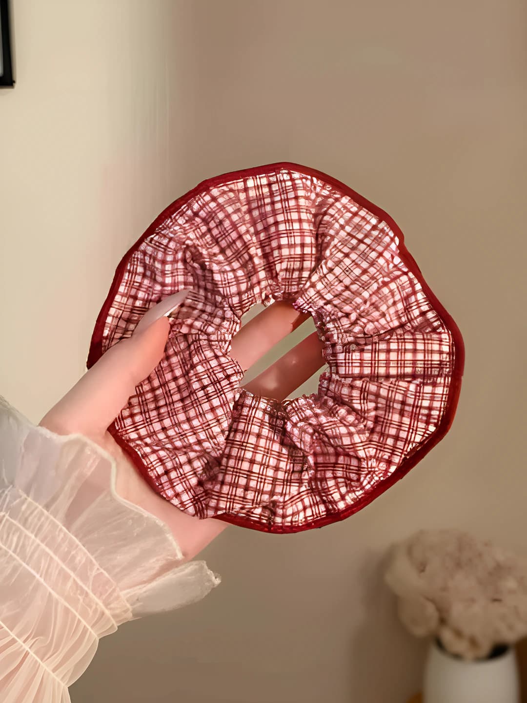 Red plaid, 14 cm