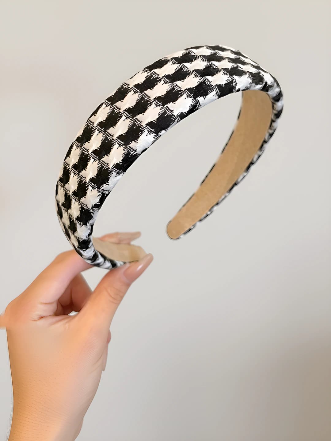 1# Black-white, width 3.3 cm