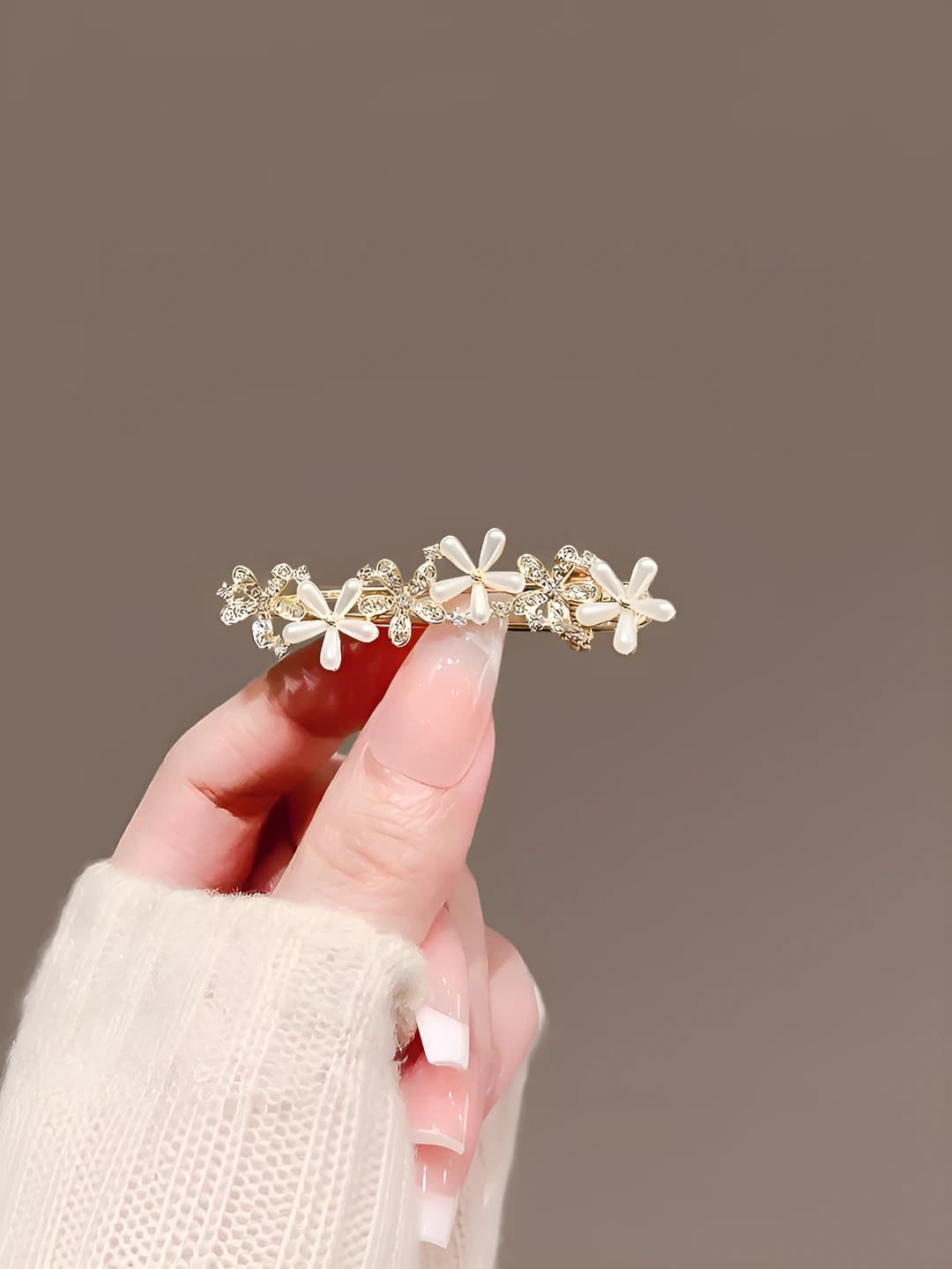 Women's hair clips with rhinestones and pearls in a floral French style
