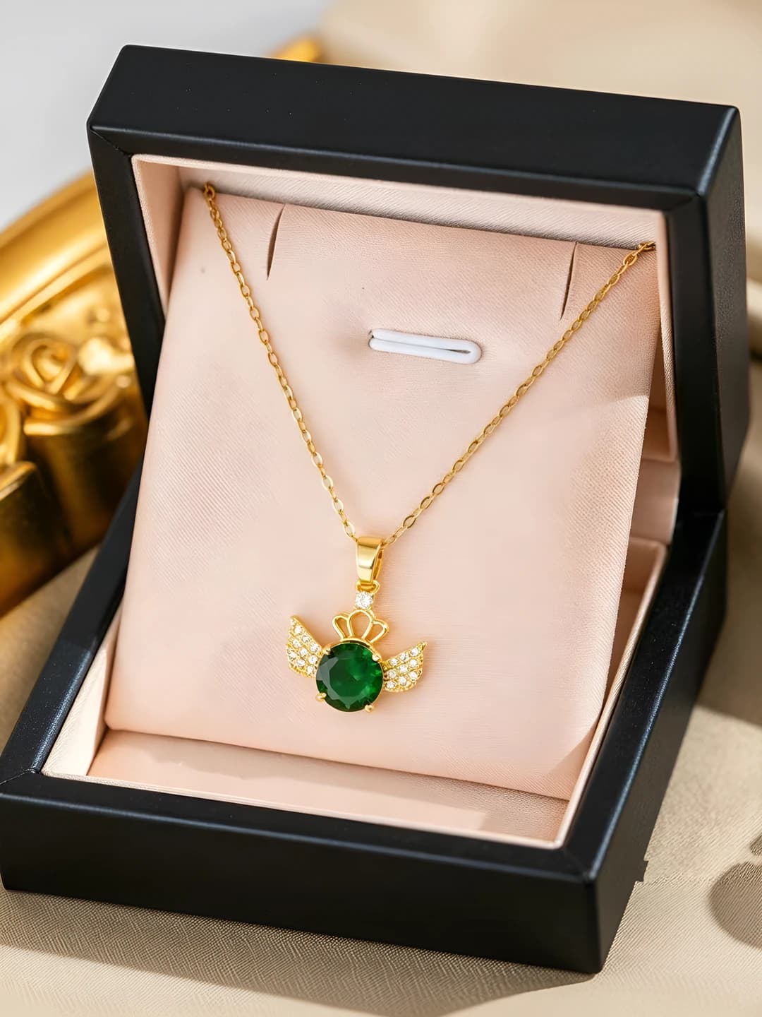 642 Guardian Angel necklace - Gold-green