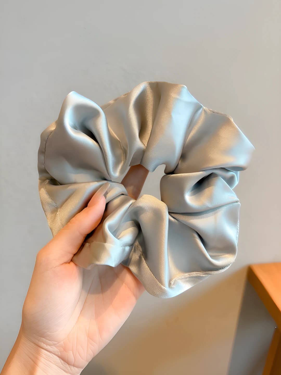 Large scrunchie, dogma green