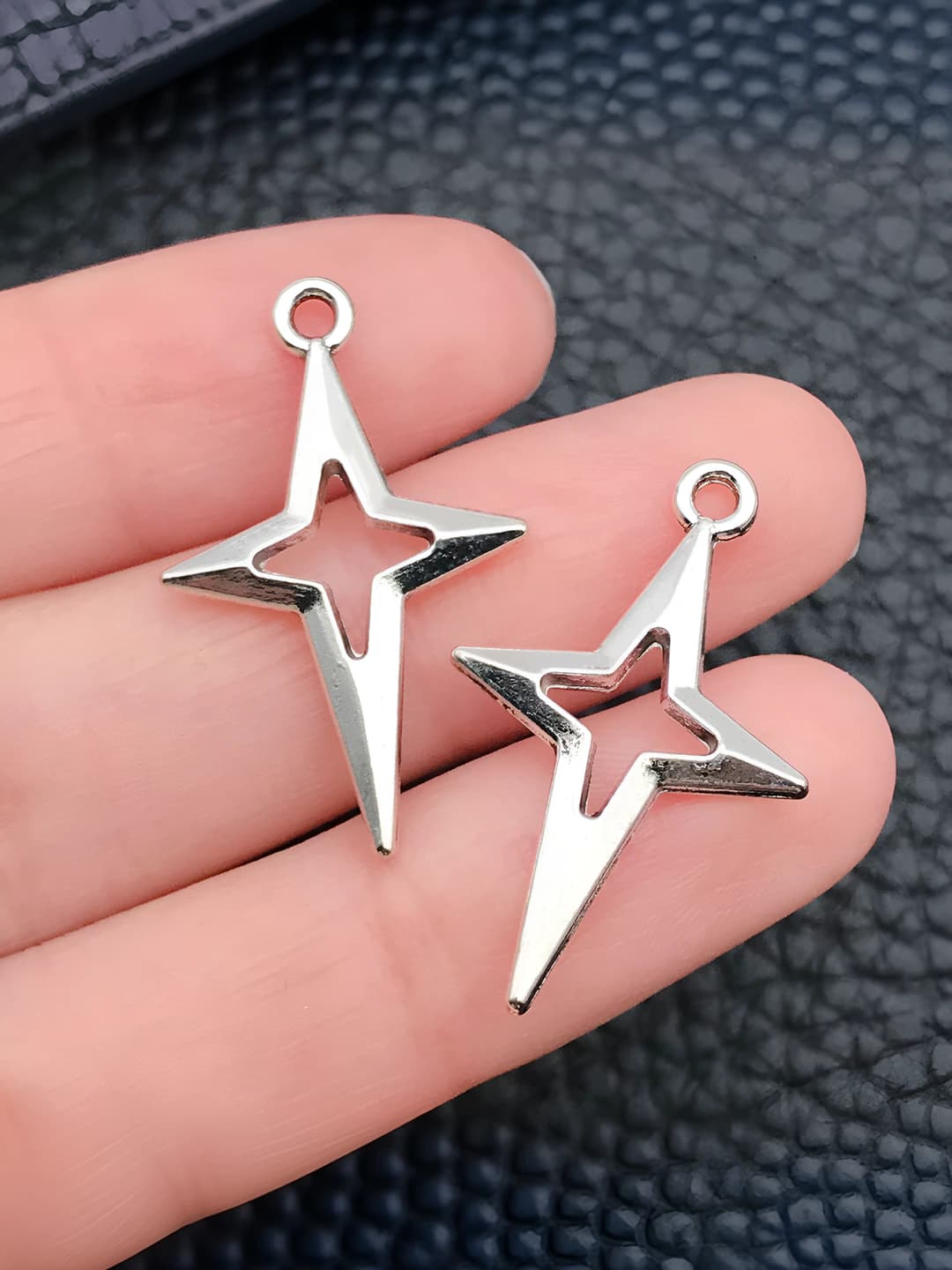 1 pc antique silver four-point star, 15x25mm, 1.2g