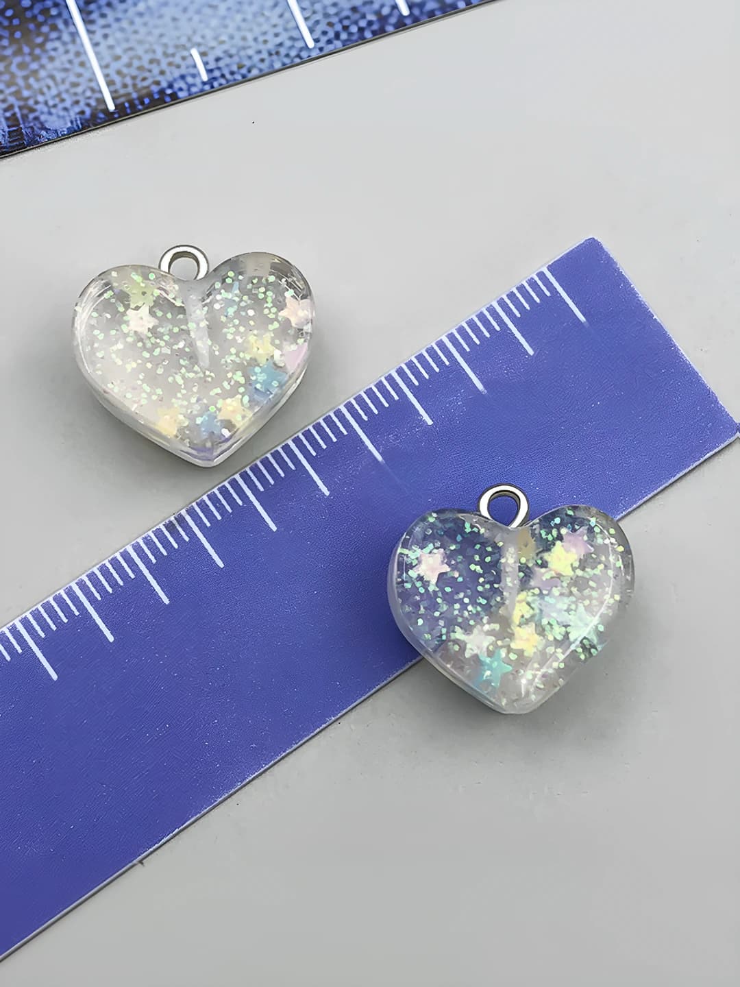 1 шт Прозрачный белый резин блёстки сердце 17x18x8mm-1.8g-24318