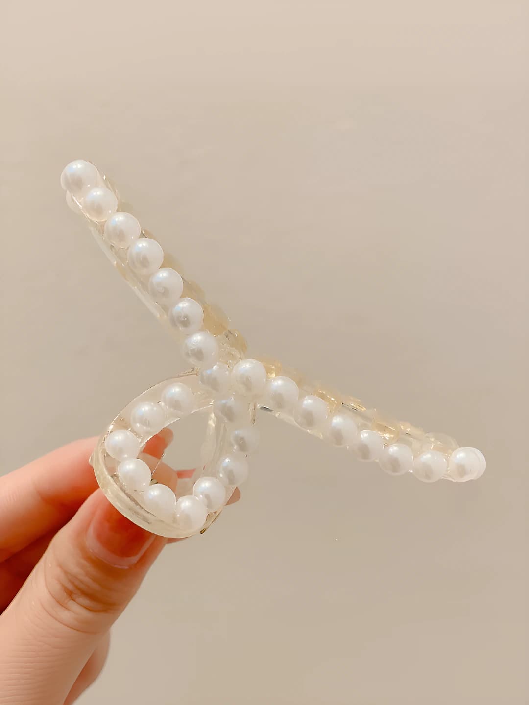 9# Clear pearl hair clip