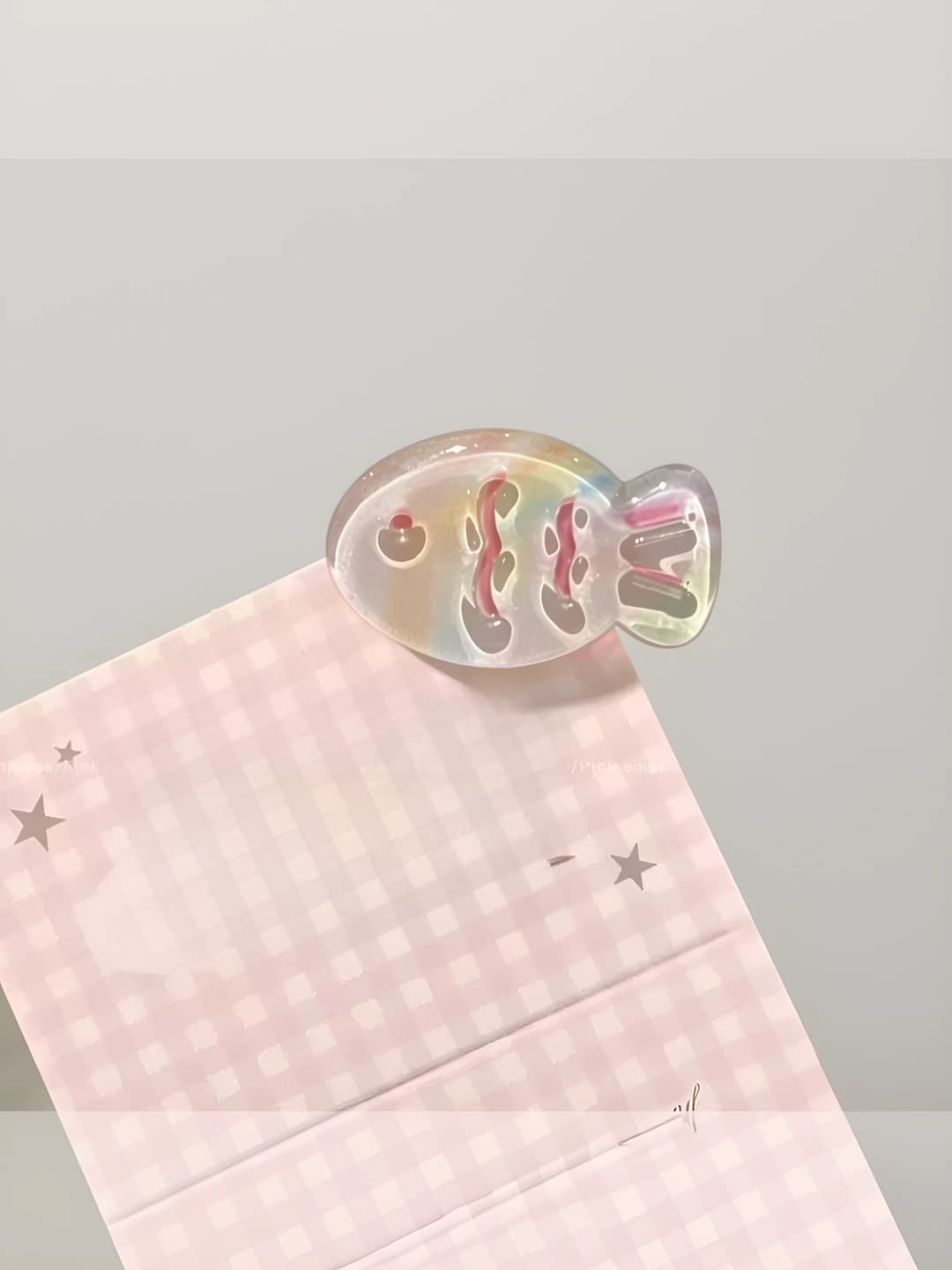 1# Jelly macaron rainbow fish clip 3.2cm