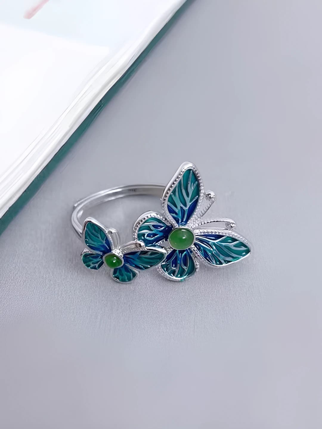 Double butterfly ring