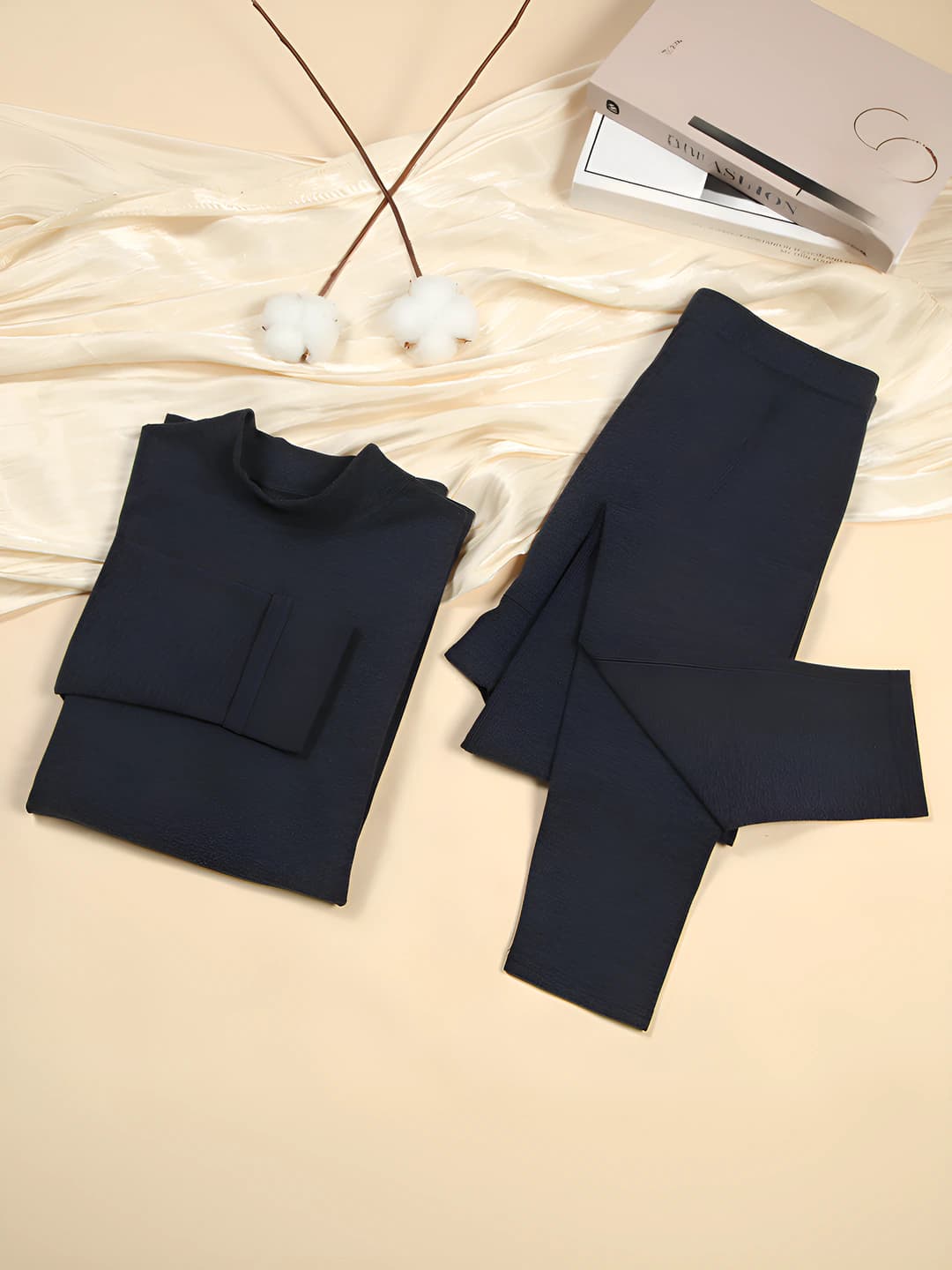 Navy - Men - Crew neck